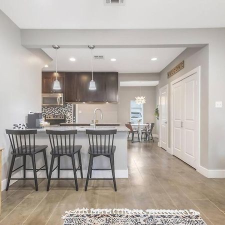 Cozy 2 Bed Townhome Near The Hospital Lafayette Buitenkant foto