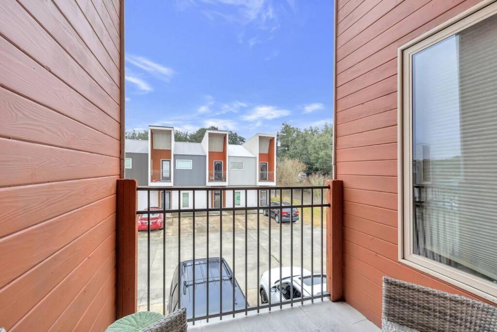Cozy 2 Bed Townhome Near The Hospital Lafayette Buitenkant foto
